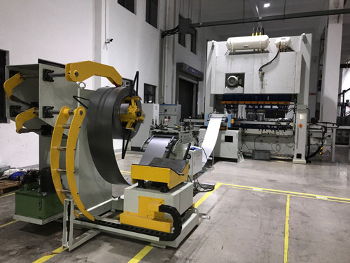 沖床安裝三次元機(jī)械手的好處！